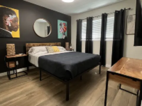 Modern Vacation Home with pool- Conveniently located to Restaurants & Beach Hotels in der Nähe von Museum of Contemporary Art