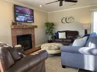 Fantastic view! 2 bed 2 bath! Pools, KING bed! 10% weekly discount!
