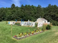Ultimate privacy beside Sleeping Bear Dunes National Park, 3 miles to Empire