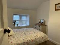 Characterful , pet friendly cottage ,sleeps 4 ,stunning views ,village location.