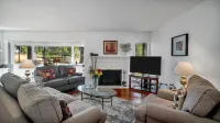 Golf front condo, walk to the Cradle, driving range, 91st hole or pro shop.