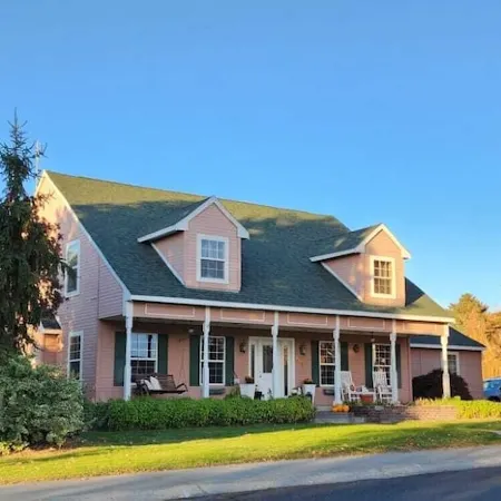 Alegria! Five Bedroom Colonial Style Home Conveniently Located! Pet Friendly!