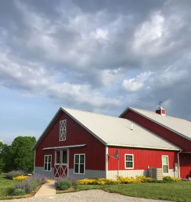 The Barn at Deva's Farm: Haute Blue Grass - Chill Retreat in the countryside