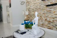 Modern Heater pool house tampa. Close to the park and zoo