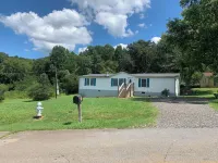 Scenic Mountain Views 4 Bed 2 Bath