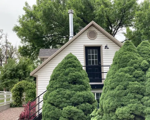 Park-like setting near river, trails, hot springs and so much more! Hotels in Gooding County
