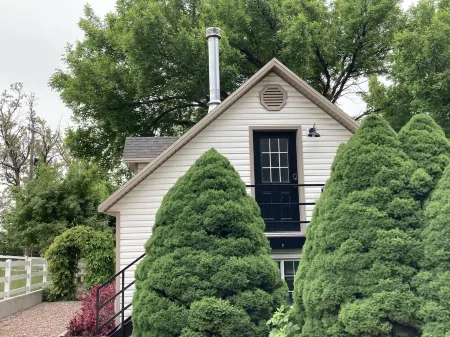 Park-like setting near river, trails, hot springs and so much more!