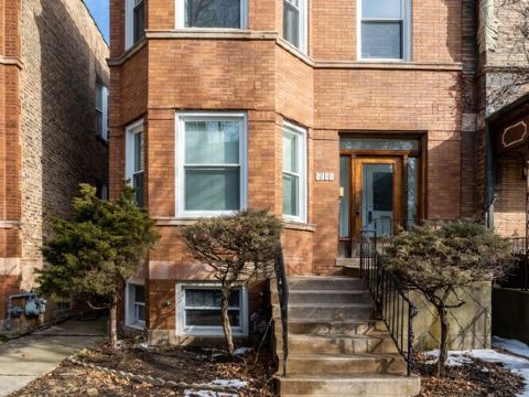 Classic Chicago 2 Flat transformed into a Parisian plant lovers paradise