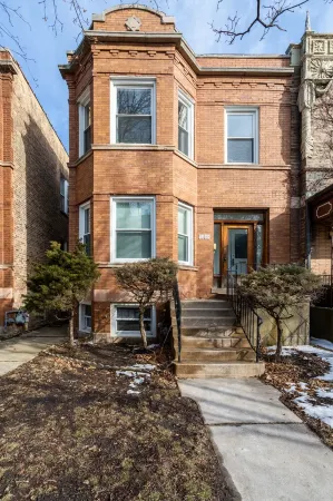 Classic Chicago 2 Flat transformed into a Parisian plant lovers paradise