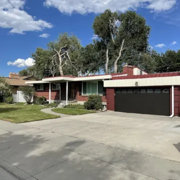 NEW! Modern Mountain 5BR Getaway, 15-40 minutes from 7 ski resorts Sleeps 12