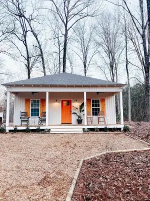 Jacuzzi Cottage at Lake Martin Kowaliga Bay
