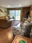 Spacious Year Round Condo Retreat to the White Mountains