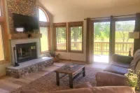 REMODELED! 2B/2B, Deck off10th GOLF Green, Dog Friendly, Pool, WIFI, in Resort!