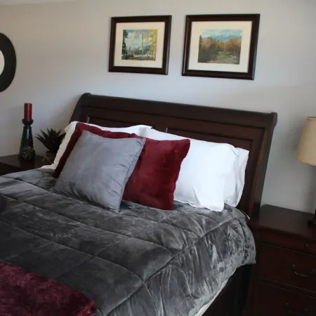 Beautiful Views of Animas Red Cliffs, Immaculate, High End Furnishings