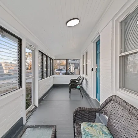 Charming 2 bed 1 bath near Langley Air Force Base