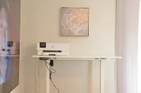 Relaxing Retreat:  2-bedroom apartment in superb Enterprise highspeed internet