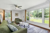 Bicycle Lane Bugalow- nestled between golfing and equestrian communities Hotels in Southern Pines