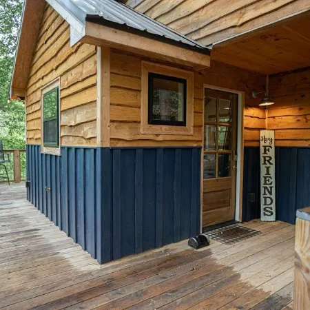 Secret Stash: Secluded Treehouse Overlooking Creek