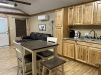 Cozy one bedroom cabin with lake view