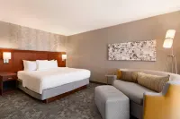 Courtyard Bloomington Normal Отели в г. Нормал