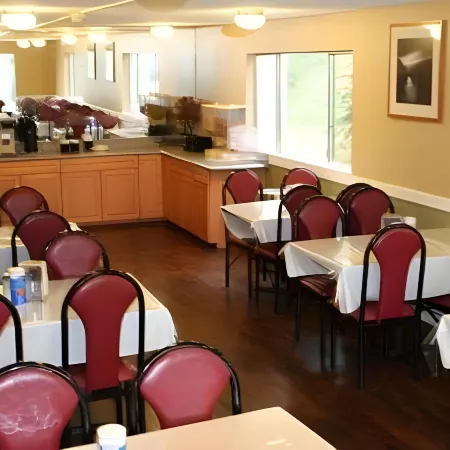 Sutton Suites Hotel