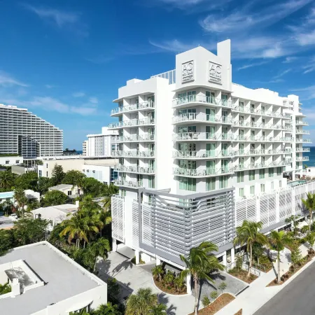 AC Hotel Fort Lauderdale Beach Отели рядом с достопримечательностью «Боннет Хаус Музеум & Гарденс»