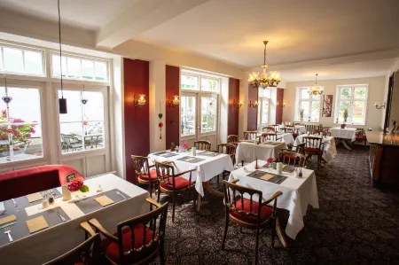 Hotel Zur Linde Отели в г. Эпенвёрден