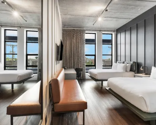Waymore's Guest House and Casual Club Hoteles cerca de Parque Riverfront