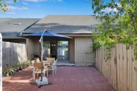 Cozy spacious 2 bedrooms 2 bathrooms near beach