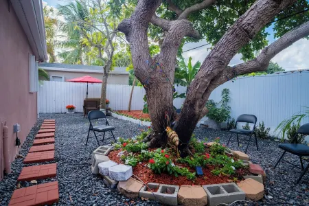 Hidden Gem in Cutler Bay-Cozy 1BR Retreat Near It All w/Fast Wi-Fi & Parking!