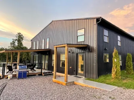 The Barn Loft at Catawba Farm - 30 min from the Ark Encounter