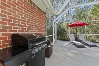 Navarre Retreat: Heated Pool, Hot Tub & Game room just minutes from the beach!
