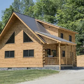 Stay on Kingdom Trails in a four bedroom cabin!