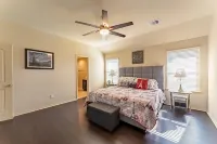 Amazing & Modern 3BR, 2BA Home near IAH, DT 월마트 수퍼센터 주변 호텔