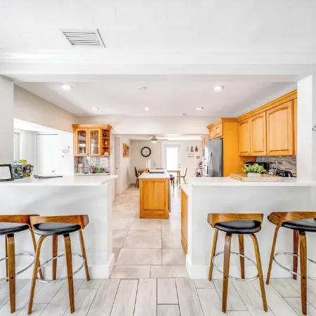 Heated Pool+Hot Tub! Private Beach Access!