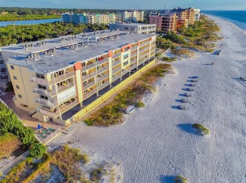 Beach Paradise w/Private Balcony & Pool--No Crossing The Street to Get to Beach
