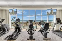 Luxury 4BR Beachfront Corner Unit, Panoramic Gulf Views, Lazy River, Indoor Pool