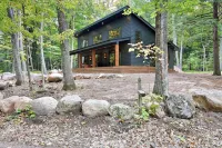 Stylish Signature Lodge, nestled in the Forest, with Teal Lake views