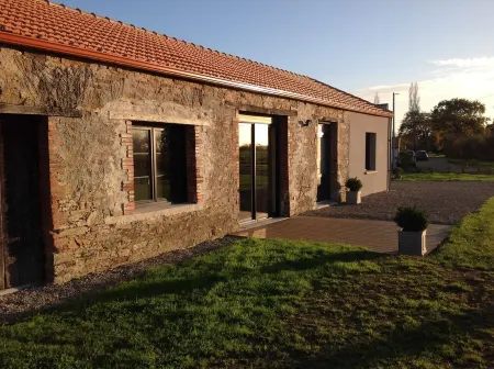 Le Pressoir: Spacious Gîte, full Nature, forest at 100m, Pornic at 20 Minutes