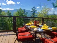 Luxury Private Cabin with Mt.Le Conte Views, 5 Stars, Hot Tub, Theatre/Game Room