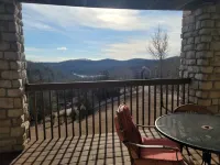 WALK-IN - CLOSE TO SILVER DOLLAR CITY. First 10 Guests Discounted.