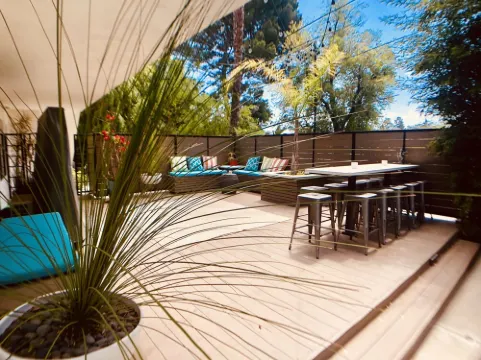 Private Luxurious Hollywood Oasis Pool/Spa-Close to Action Double Guest Quarters