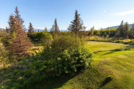 Cozy suite to get away to Homer, AK. Enjoy the views of the Spit and Kachemak Ba
