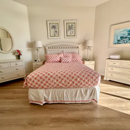 2BR/2BA 15th Floor Penthouse, 10ft Ceilings -this view is out of this world!!
