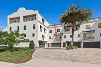 LUX 3 STORY/4 DECKS WATERFRONT W/ 3 BR w/DOCK & BOAT SLIP!! Walk to beach! BBQ!