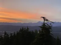 Stunning Views from Custom Cle Elum Cabin! Breweries, Hiking, Fishing, and More!