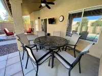 Your perfect AZ getaway with putting green and optional HEATED private pool!