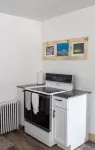 The Yellow Door Place! Convenient & Sleeps 6!