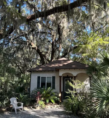 Oaks of Eden, Quiet Secluded Perfect Getaway for Two Near Sapelo Island