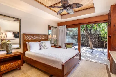 Ultra private oceanfront gated compound with pool & spa just minutes from town. Hotel a 
